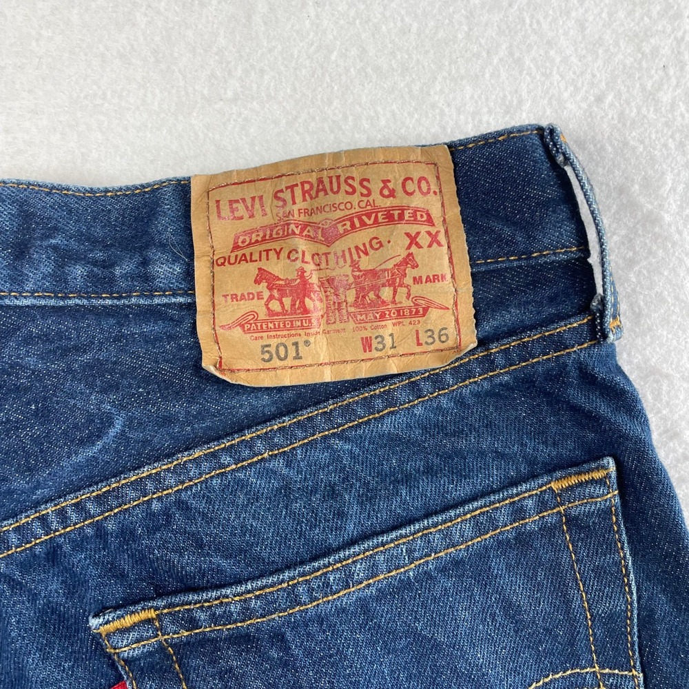 Levi's 501 Jeans Mens 31x28 Blue Straight Leg Button‎ Fly Hemmed Denim